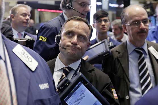 US stocks end lower as Greece keeps traders cautious