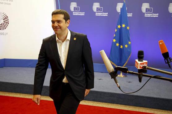 Greece offers new proposals to avert default, creditors see hope