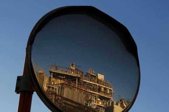 Oil prices fall on oversupply concerns, weak economic data