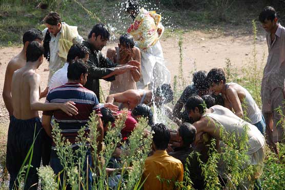 Authorities deliberate over artificial rain after Sindh death toll rises to 474