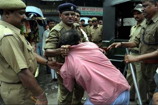 Indian police arrest bootlegger over toxic liquor deaths