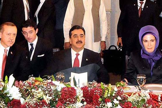 Will return Turk First Lady's necklace tomorrow: Yousaf Raza Gilani