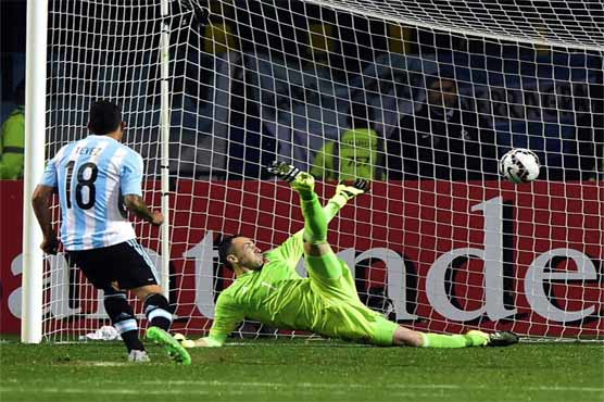 Football: Argentina beat Colombia to reach Copa semis