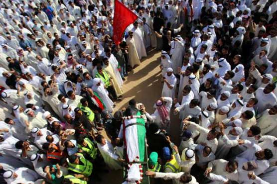 Kuwait buries IS attack victims as security boosted
