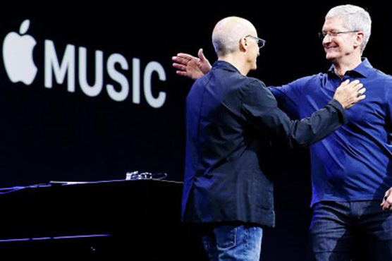 Apple bets on radio splash in streaming bid
