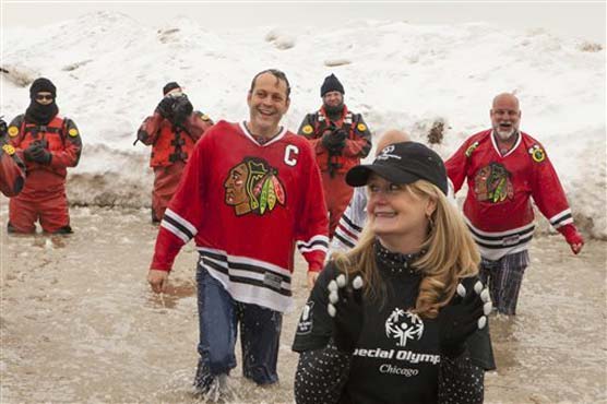 Lady Gaga, Vince Vaughn take charity polar plunge in Chicago