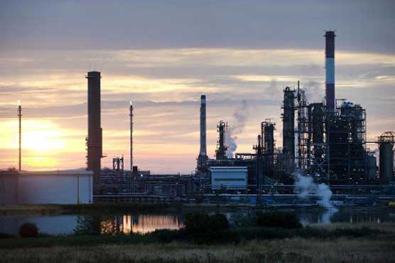 Oil market gains ground