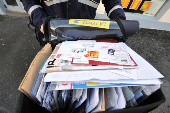 'Compulsive' French postman guilty of stealing 13,000 letters 