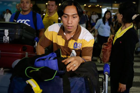 4,000 Filipinos still in Libya despite growing danger: govt