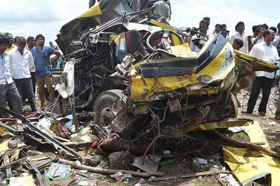 Egypt: At least 7 killed as train crashes into school bus