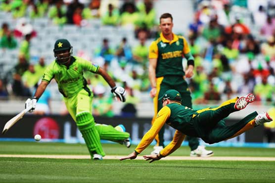 Struggling Pakistan score 222 runs against South Africa
