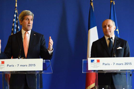 Kerry seeks to smooth differences with France over Iran talks