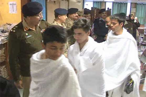 Army sponsors Umrah for APS martyrs' parents, injured students