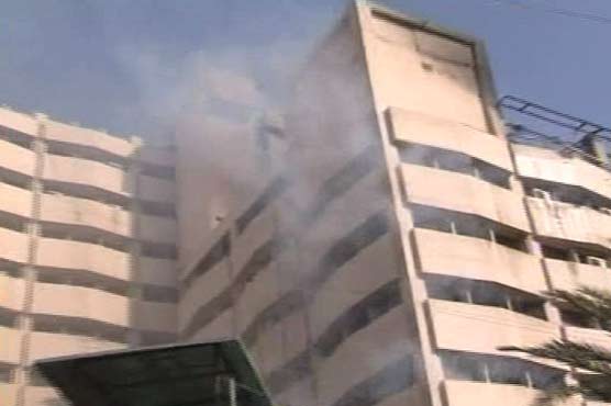 Karachi: Fire erupts in income tax building opposite to Sindh Secretariat