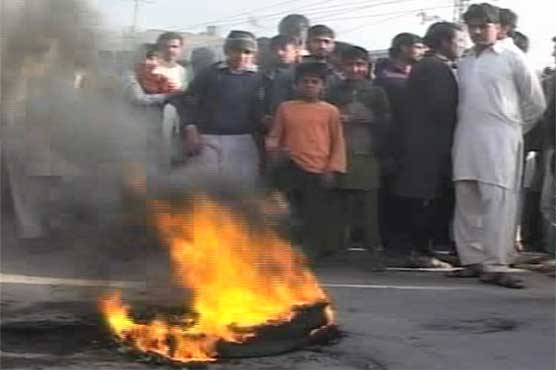 Faisalabad: Police kill 3 alleged dacoits, families protest