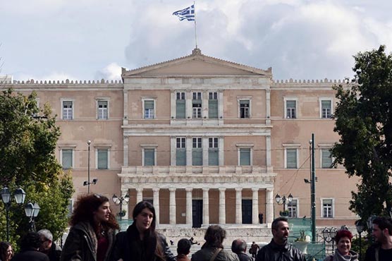 Greece gets half-billion-euro lifeline