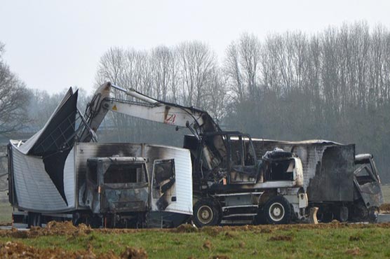 Gunmen stage jewel heist on French highway, trigger manhunt
