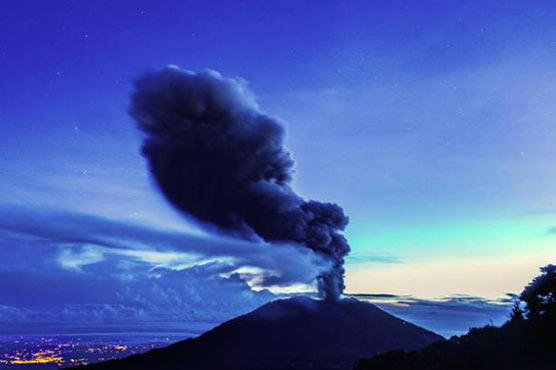 Airport shut as Costa Rica volcano spews more ash
