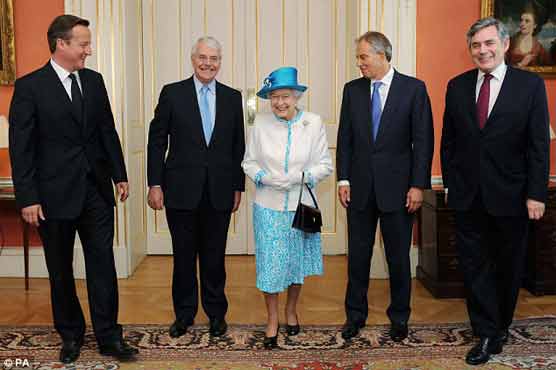 Queen marks end of UK's 13 years in Afghanistan