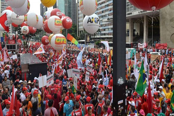 Thousands rally in Brazil in defense of Petrobras