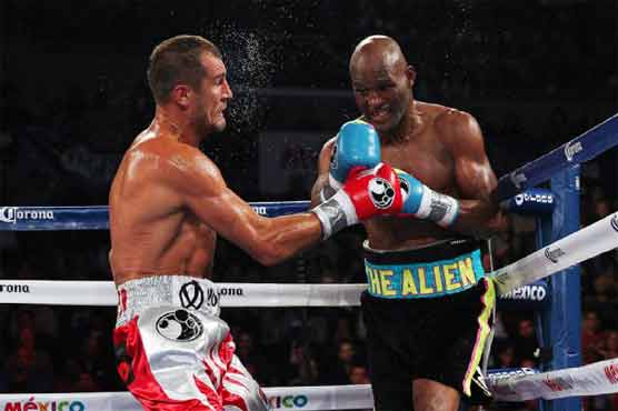 Kovalev stops Pascal to retain light heavyweight world titles