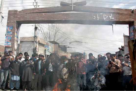 Lahore: Enraged protesters kill 2 alleged suspects post church blasts