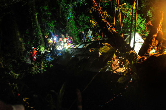 Brazil raises toll of bus accident to 49, resumes search