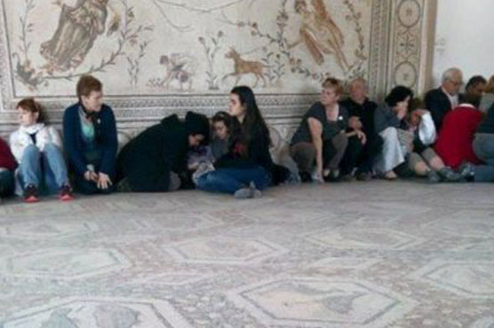 Seven foreigners, Tunisian killed in Tunis museum attack