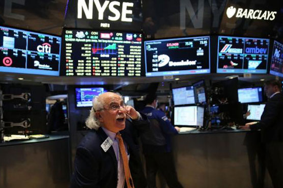 US stocks mostly down as dollar gains