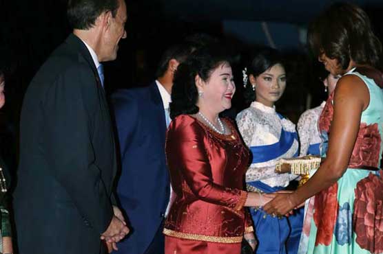 US first lady meets Cambodian students in girls' education push