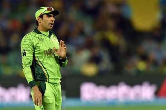 Misbah backs India against Australia