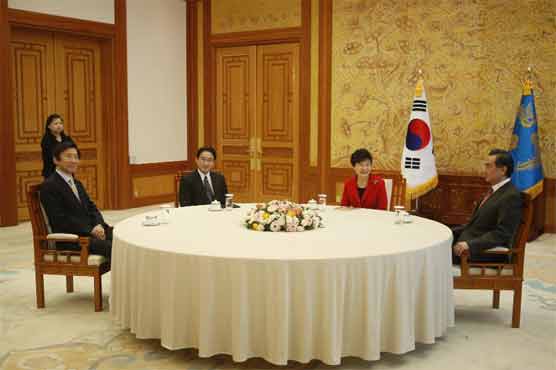 China, Japan, South Korea hold first FM talks for three years 