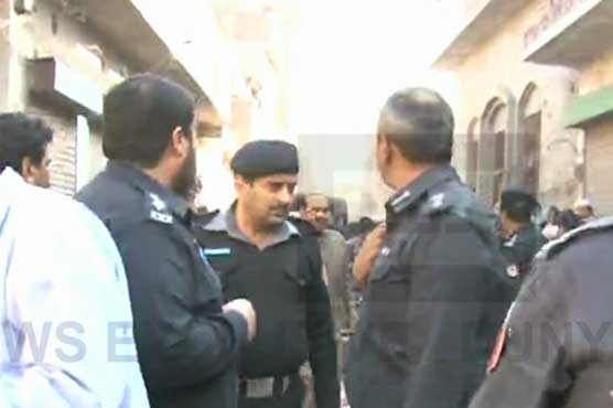Lahore: Robbery at jeweler's shop, 3 robbers killed