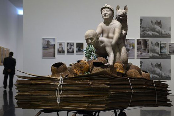 Controversial sculpture of Spain's ex- king on display