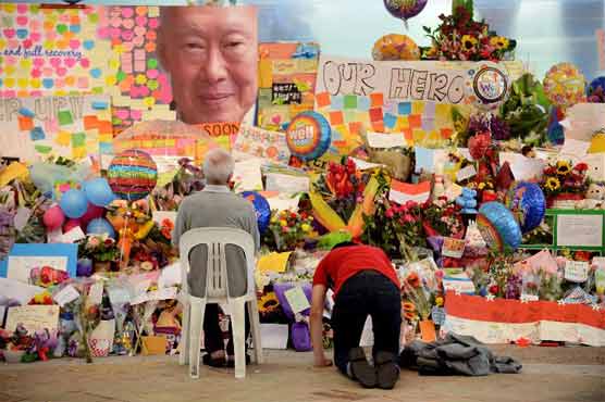 Singapore in mourning as first PM Lee Kuan Yew dies
