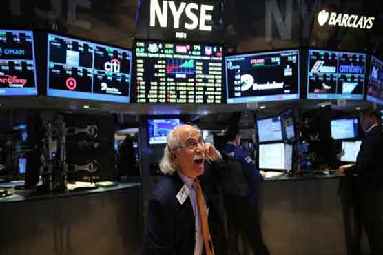 US stocks fall on worries of higher Fed rates