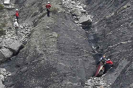 Pilot of crash plane was locked out of cockpit: report