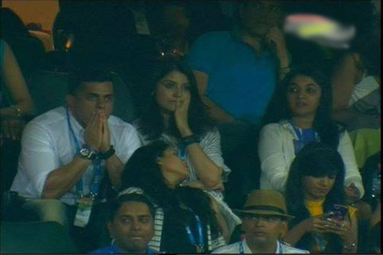 Anushka blamed for Kohli's miserable show, India's ousting