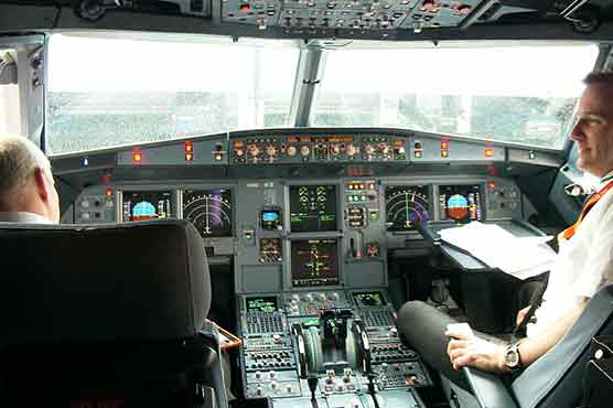 German aviation association 'seeks two-person cockpit rule'