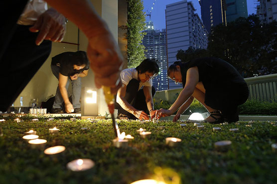 Singapore restricts access to Lee's public wake over safety fears