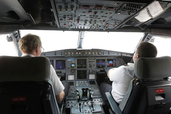 EASA recommends two crew in cockpit at all times