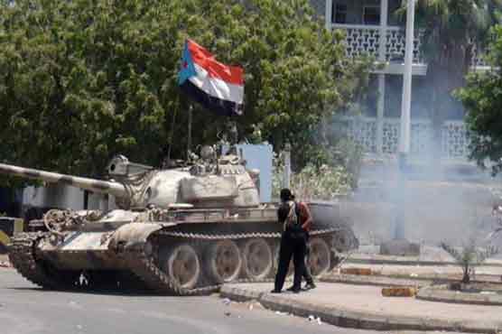 Saudi pounds Yemen rebel camps, Arab allies gather