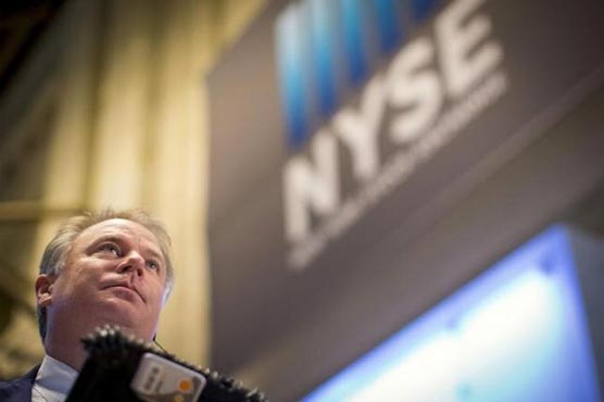 Chipmaker deal helps Wall St. rebound, oil slumps anew