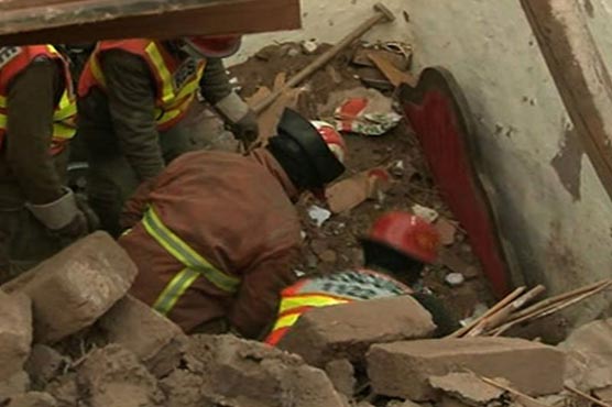 Roof collapse injures six people in Lahore