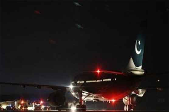 PIA's flight carrying 493 Pakistanis from Yemen lands at Karachi airport