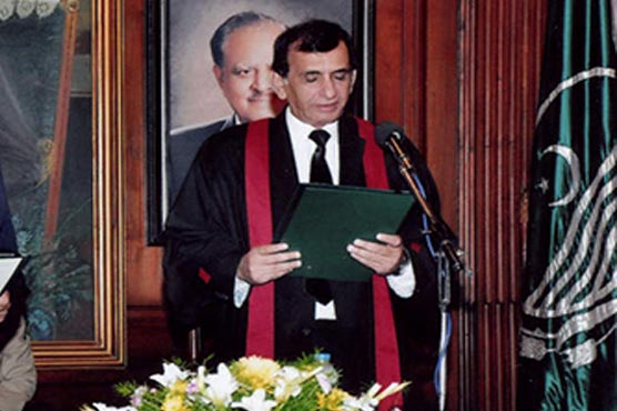 Justice Manzoor takes oath as new LHC Chief Justice