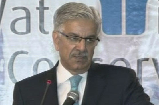 Using all options for safe exit of Pakistanis from Yemen: Khawaja Asif