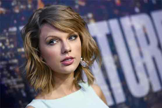 Taylor Swift calls fan with cancer to discuss music, tour