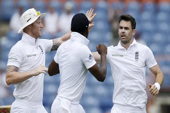Anderson takes six before England collapse