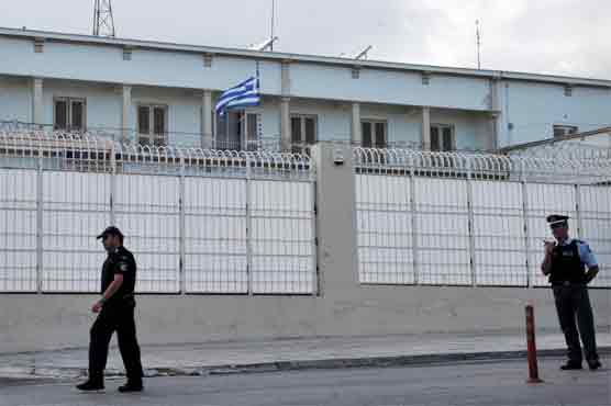 Two dead, 21 injured in Athens prison fighting